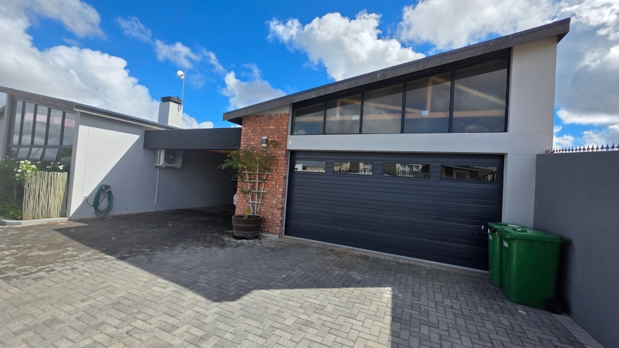 3 Bedroom Property for Sale in Hopefield Western Cape